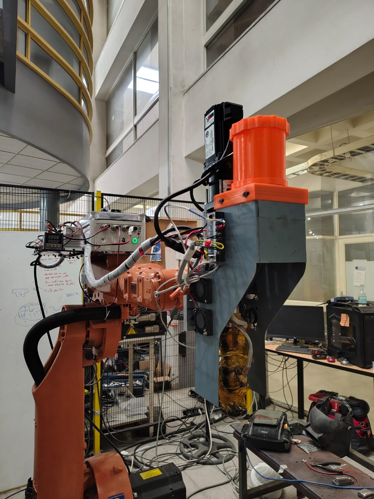 Laboratorio de Mecatrónica y Robótica