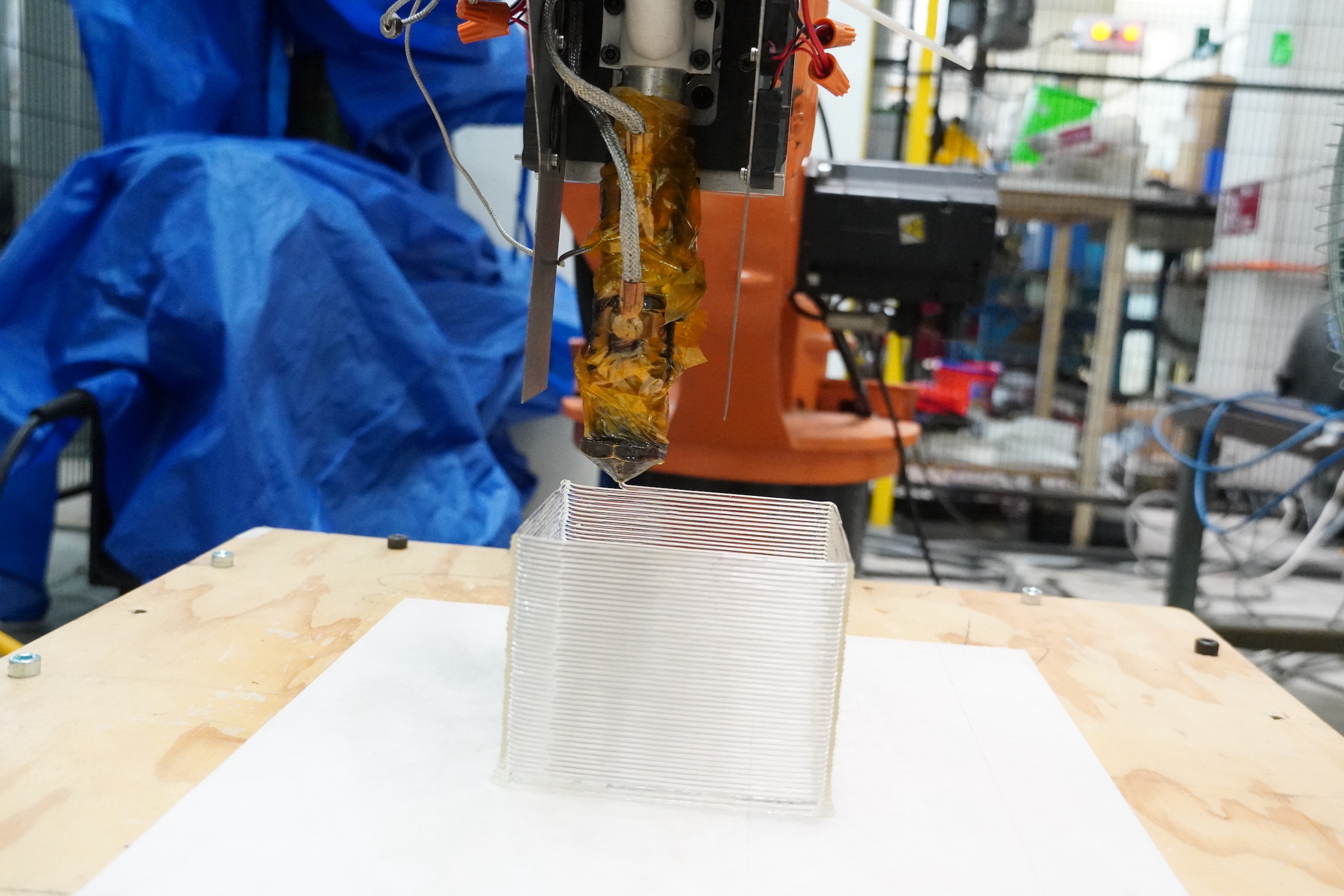 Extrusora de Pellet para KUKA KR 6/2