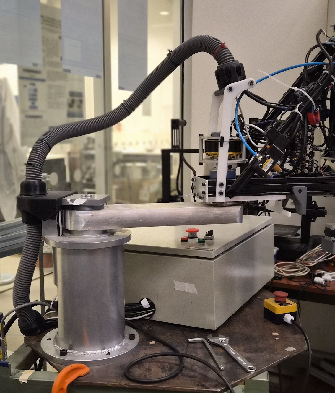 Laboratorio de Mecatrónica y Robótica